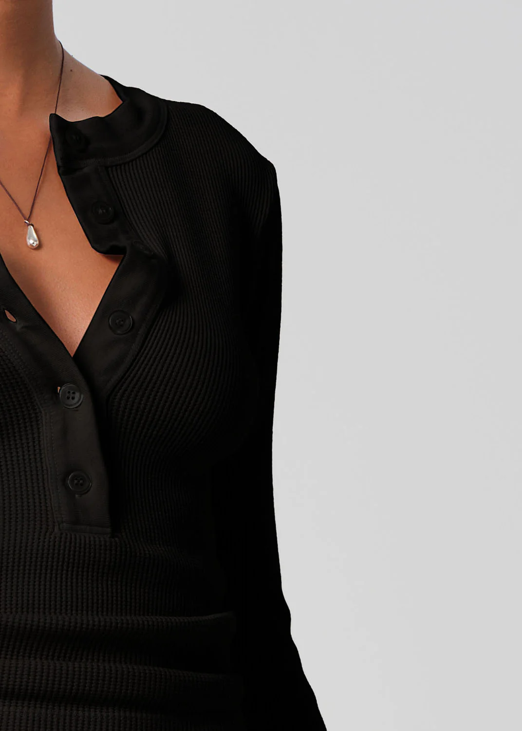 Varra Waffle Henley in Black - Image 4