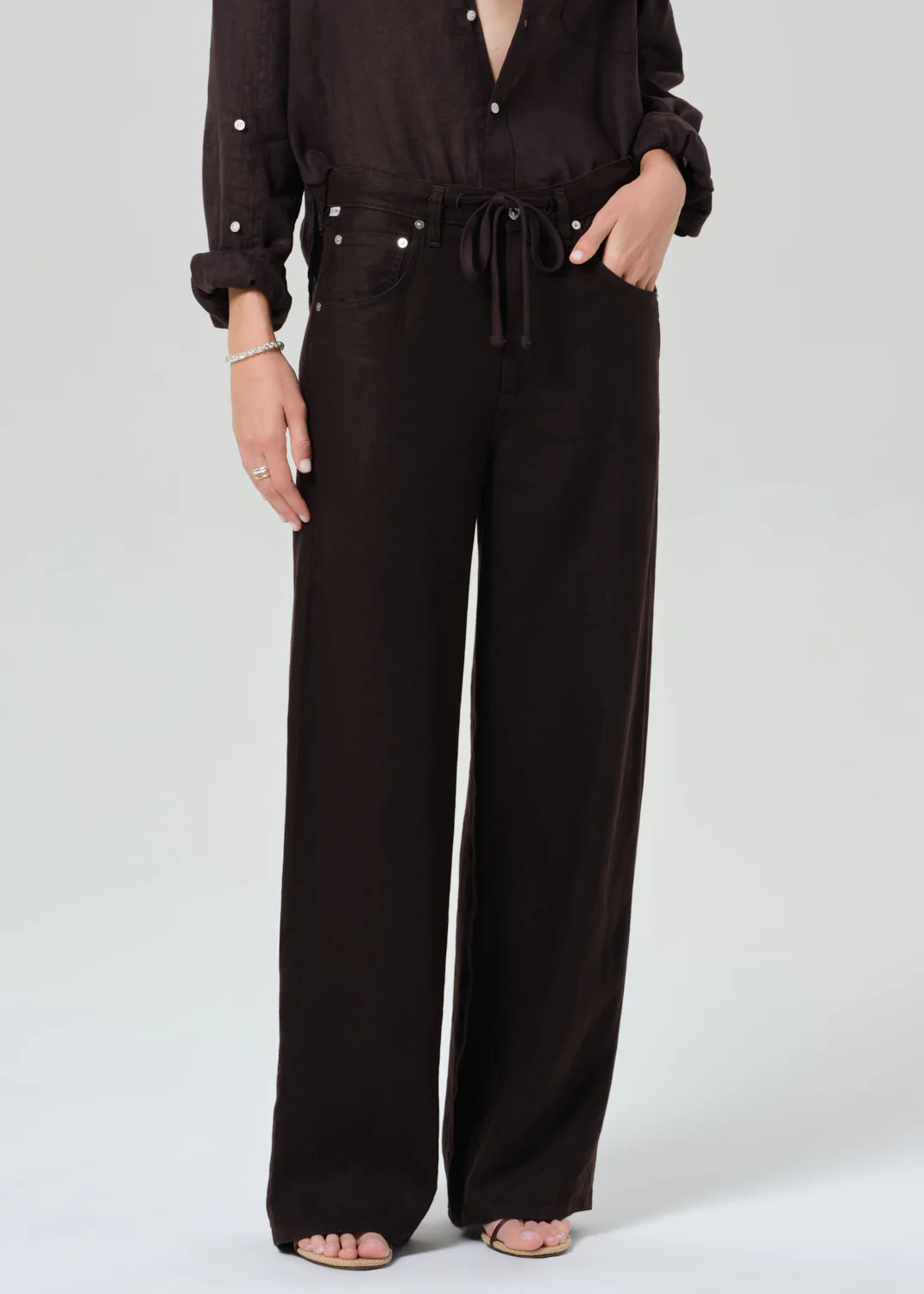 Brynn Drawstring Linen Trouser in Chocolate - Image 4