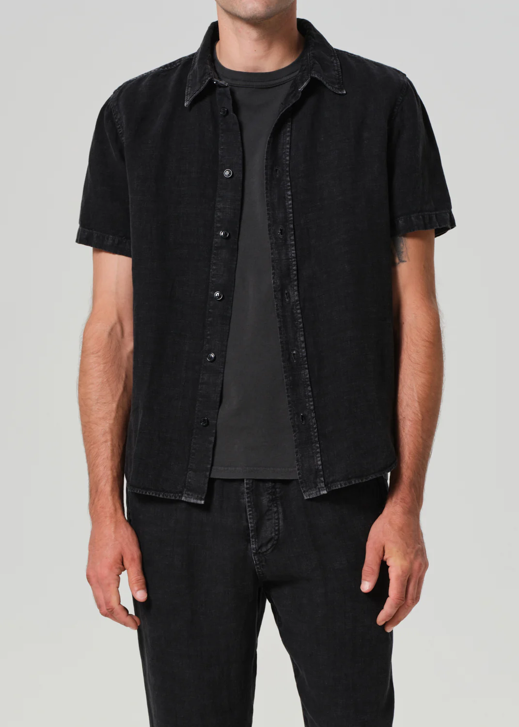 Cairo Short Sleeve Linen Shirt in Washed Black - Image 2
