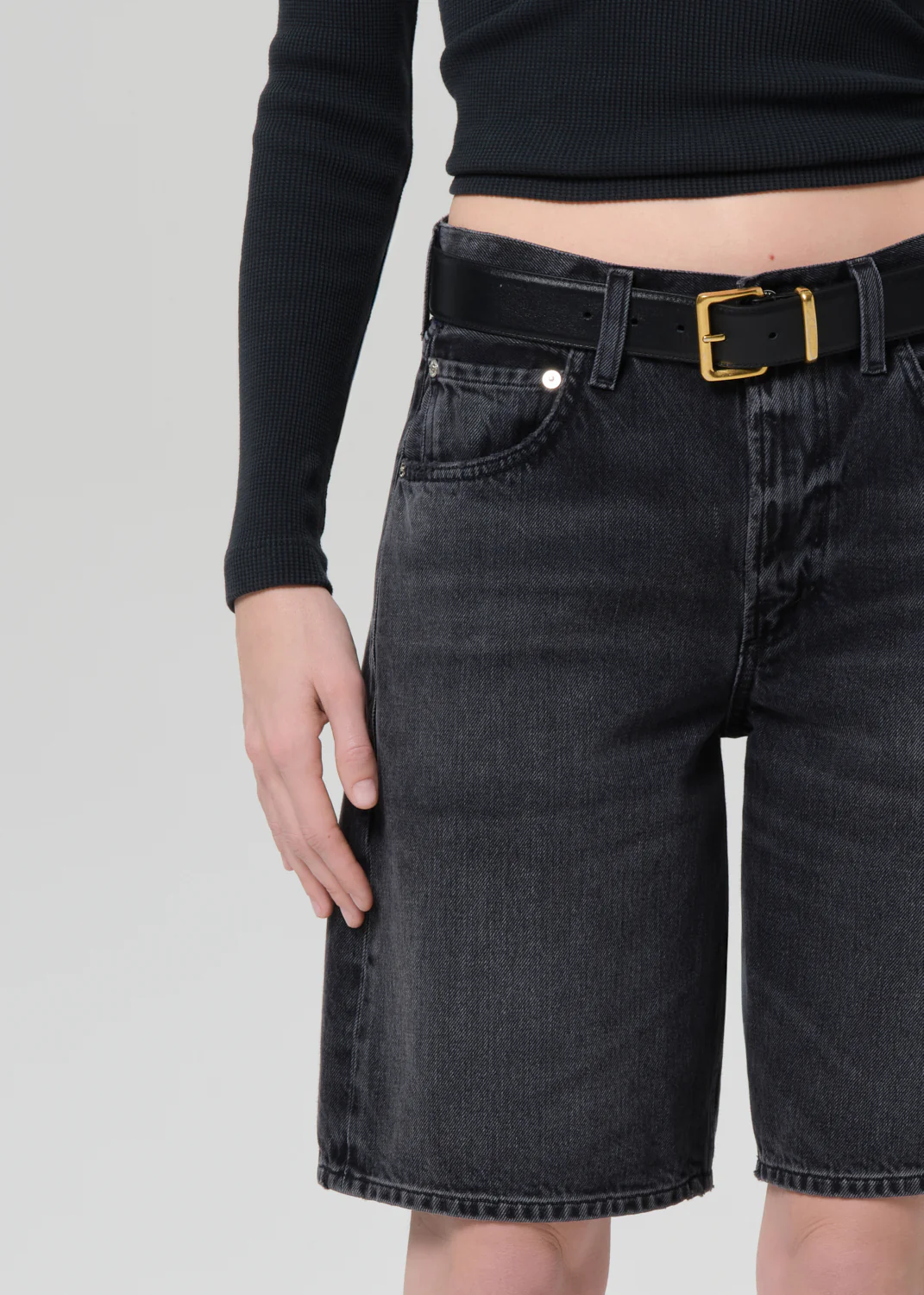 Court Short in Vintage Black - Image 5