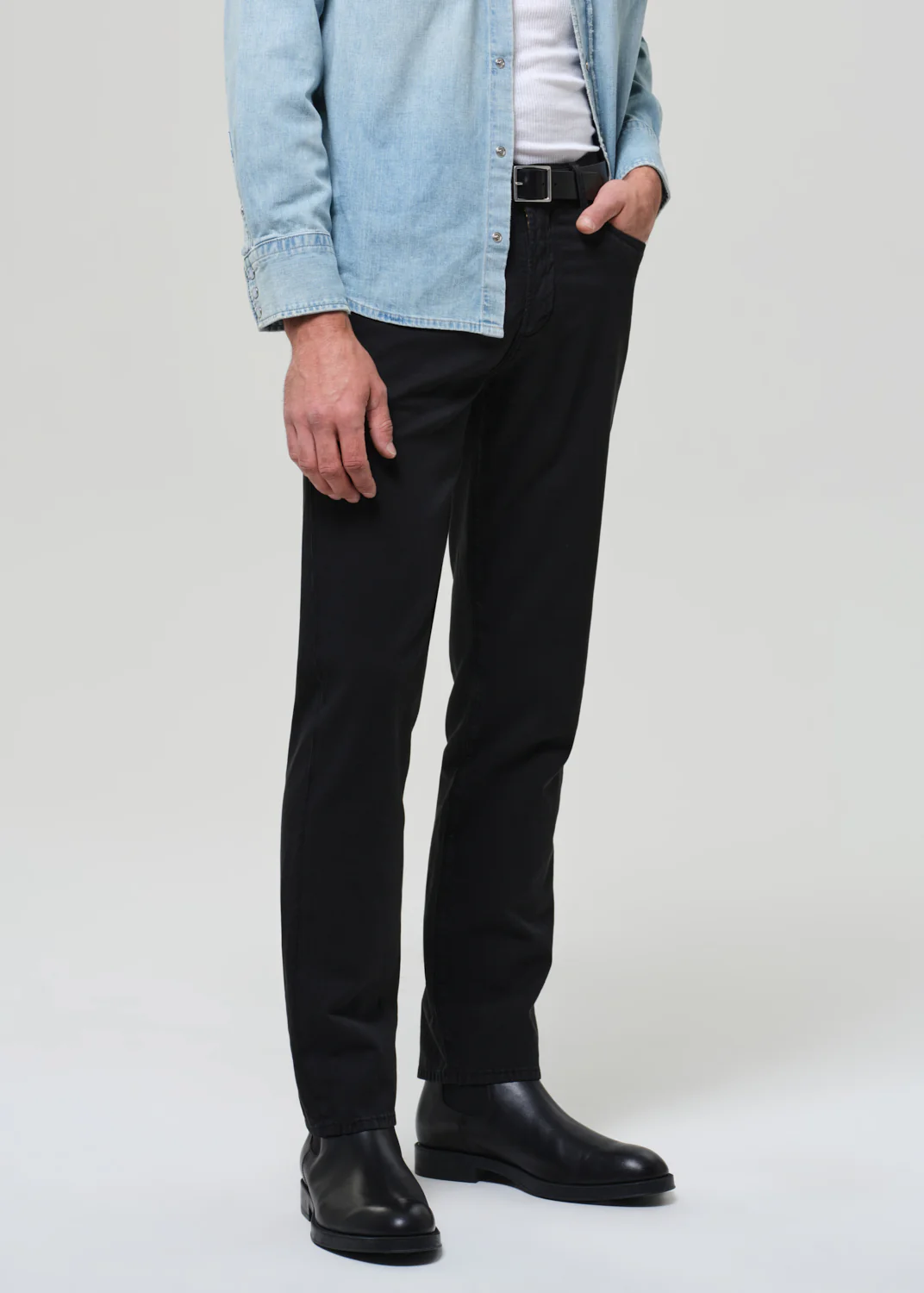 Elijah Straight Comfort Stretch Linen in Washed Black - Image 6