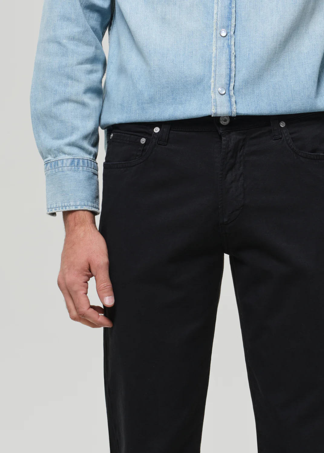 Elijah Straight Comfort Stretch Linen in Washed Black - Image 7