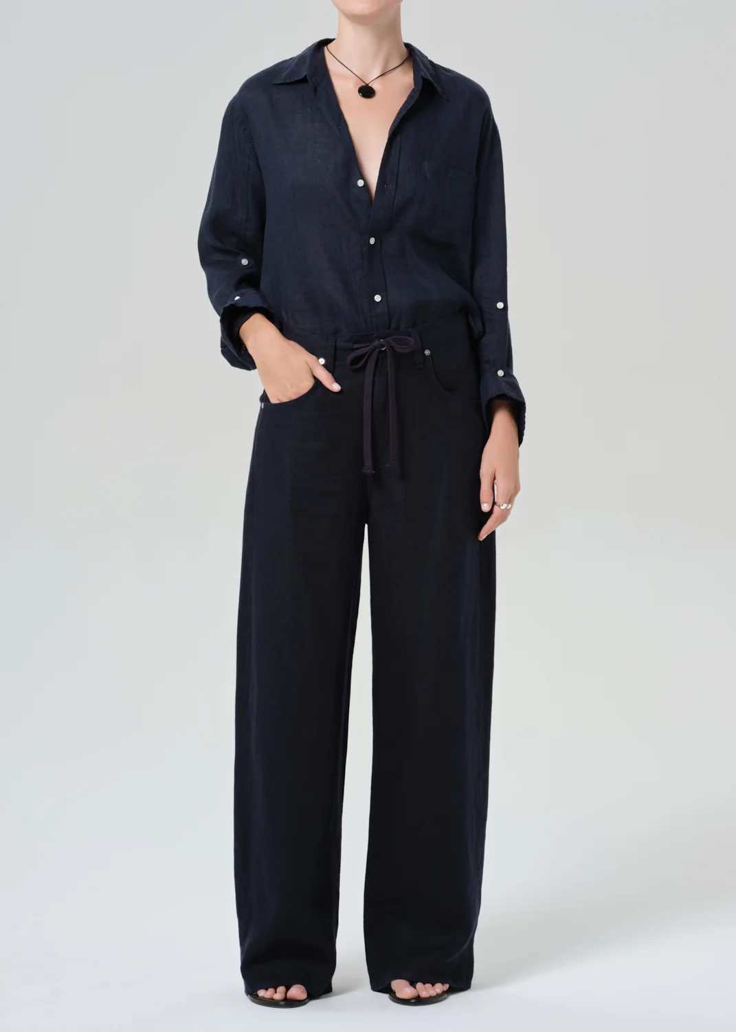 Kayla Shrunken Linen Shirt in True Navy - Image 5