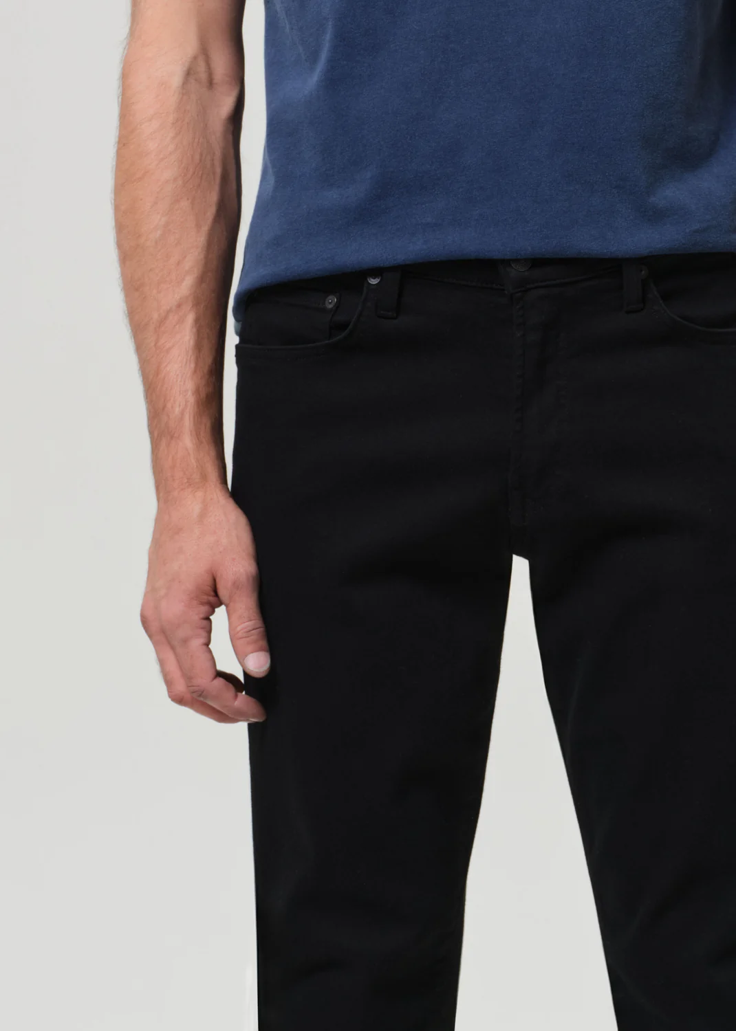 London Tapered Slim Perform in Raven - Image 6