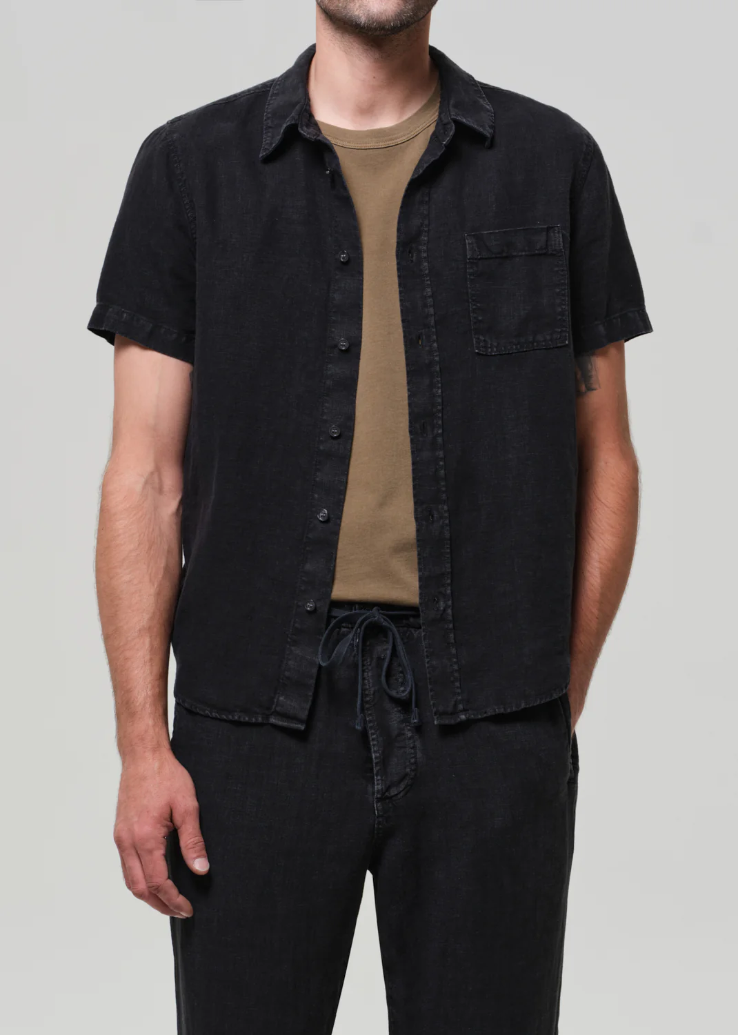 Short Sleeve Pocket Cairo Shirt in Washed Black - Image 2
